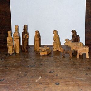 Vtg 11 piece hand carved wooden nativity scene Christmas decoration